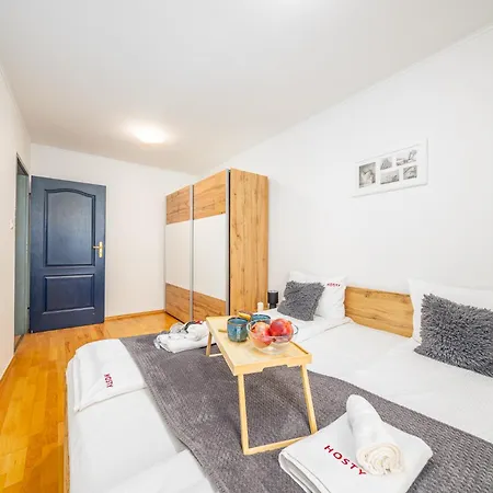 Chic & Quiet Flat In The Heart Of Old Town
