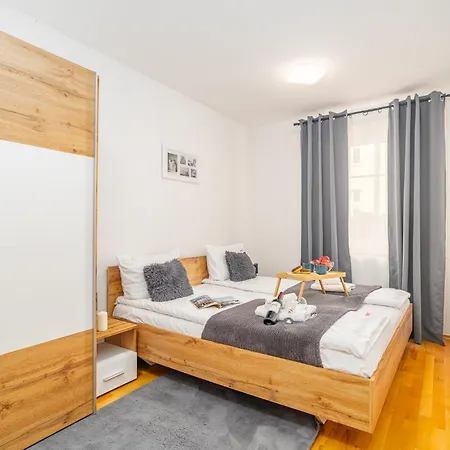 Chic & Quiet Flat In The Heart Of Old Town Krakov