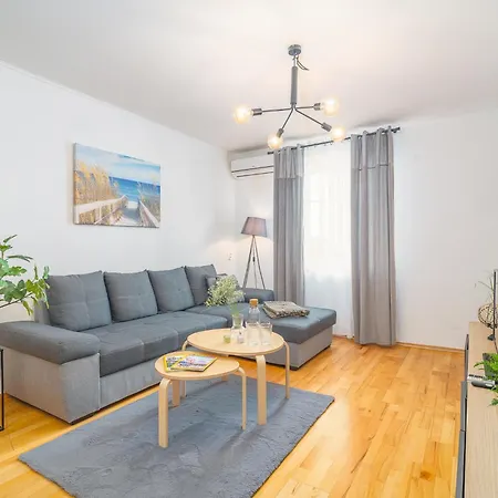 아파트 Chic & Quiet Flat In The Heart Of Old Town *