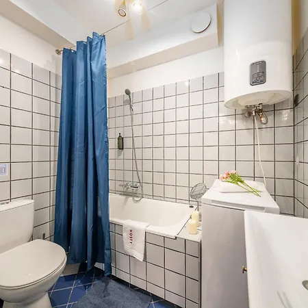 Chic & Quiet Flat In The Heart Of Old Town *